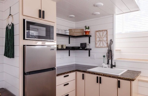 Apple Valley Apartment | The Narrows Tiny Home