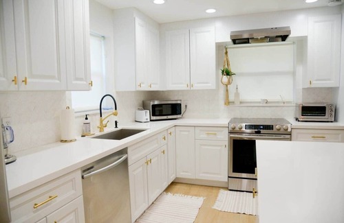 Downtown Hollywood House | The Nest in Hollywood