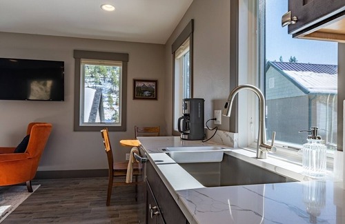 Helena House | The Nest on Main - Walking distance to downtown Helena!
