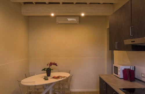 Le Cure Apartment | The Niche of Nicholas App 2