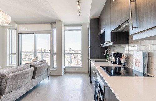 Downtown Toronto Apartment | The Noho Entertainment District