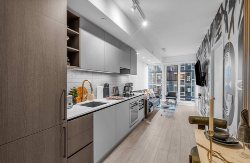 Toronto Entertainment District Apartment | The Noho Signature Collection