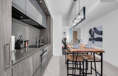 Toronto Entertainment District Apartment | The Noho Signature Collection
