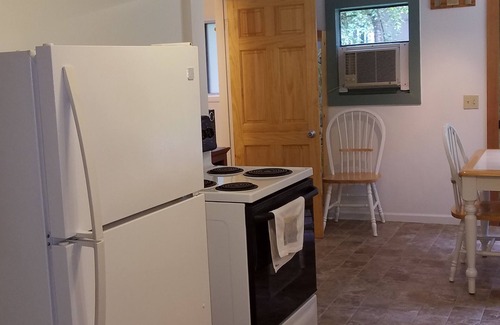 McKenzie Bridge Cottage | The North Bank Cabin,100ft private McKenzie Riverfront, Grill, 20min to Falls