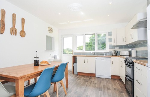 Saltash Cottage | THE OLD FORGE, pet friendly, with a garden in Trerulefoot