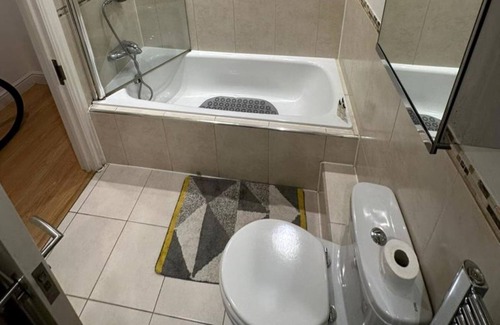 Newbury Apartment | The Old Library - Double and Pullout beds - Apartment 3