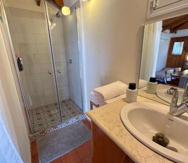 Tsafririm Cabin | The OLive Tree