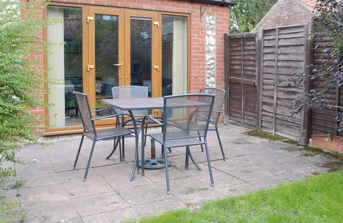 Thorpe Market Cottage | The only tangle you would perhaps find yourself in is over what to do first.