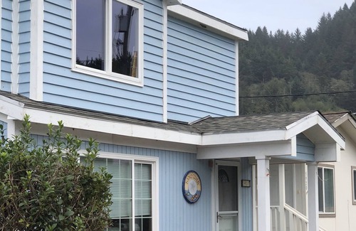 Tierra Del Mar Cabin | The Oregon beach cabin is a couple of minutes from a quiet beach.