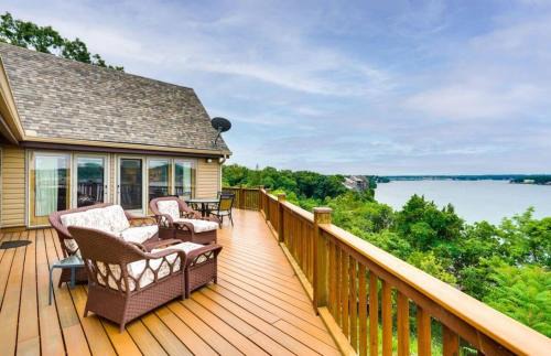 Osage Beach House | The Overlook At Cedar Point
