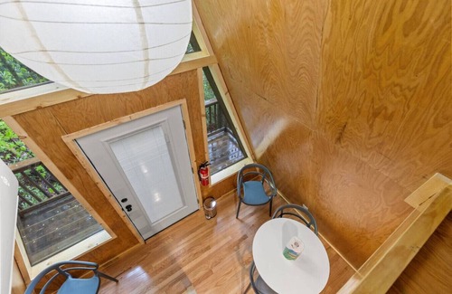 Pine Ridge Apartment | The Overlook - Camping Cabin Retreat in RRG KY