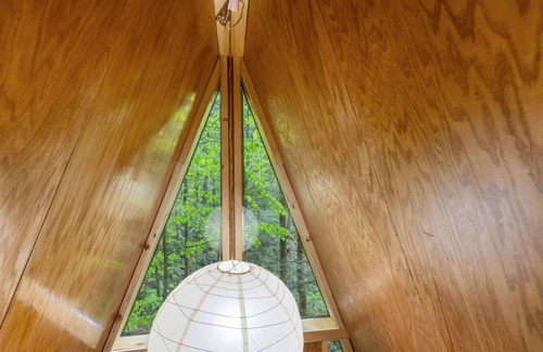 Pine Ridge Apartment | The Overlook - Camping Cabin Retreat in RRG KY