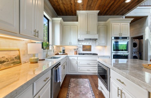 Pickens Cabin | The Overlook w/Outdoor Pool, EV Outlet, Unbelievable Views, Pickleball