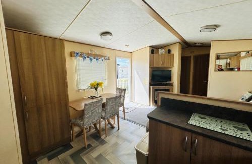 Prestatyn Resort | The Pad- 3 bed 2 bath, caravan Lido Beach