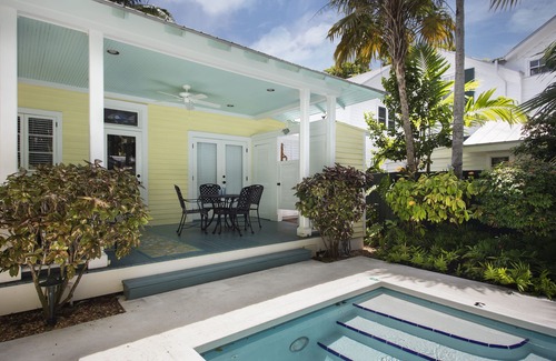 The Meadows House | The Palms -3 bedroom 2 bath home in The Meadows w/pool oasis & guest cottage