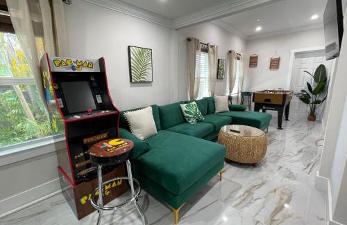 Palm Beach - West Palm Beach Villa | THE PALMS 3BR-Minutes to Beach, Scuba, Downtown, Airport