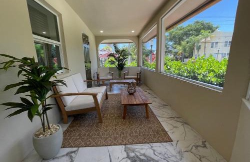 Palm Beach - West Palm Beach Villa | THE PALMS 3BR-Minutes to Beach, Scuba, Downtown, Airport