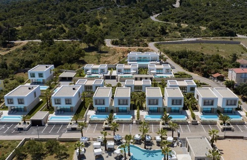 Tkon Villa | The Palms Resort - Villa President Beach I