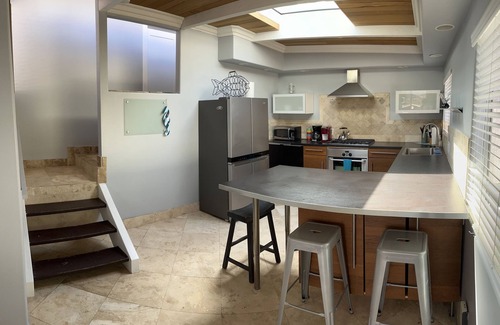 Lantern District House | THE PENTHOUSE BOOK NOW FOR AWESOME OCEAN VIEWS! STR-21-1297