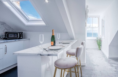 Tenby Apartment | The Penthouse - Luxury 1 Bed - Panorama - Tenby