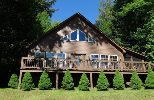 Northville House | The Perfect Adirondack Getaway Waterfront Cabin