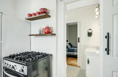 Coronado Cottage | The Perfect Coronado Retreat - Centrally located minutes from shops & the beach
