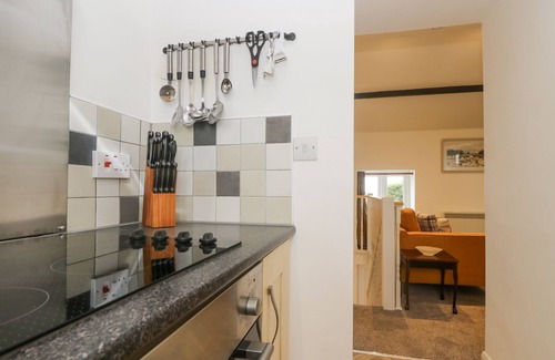 Penryn House | THE PIGSTY, character holiday cottage, with a garden in Penryn