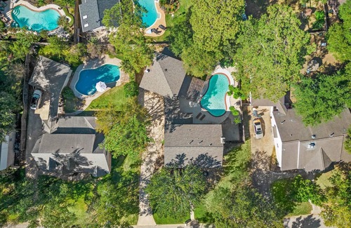 Oak Ridge North House | The Pines I No Service Fees I Private Pool BBQ