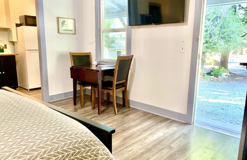 Grass Valley Hotel | The Pines Inn and Cottages