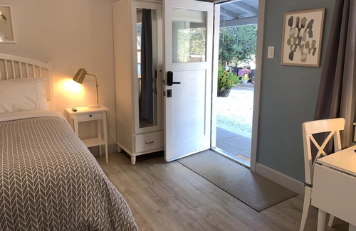 Grass Valley Hotel | The Pines Inn and Cottages