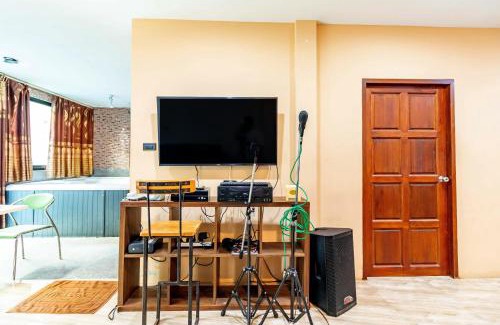 Ramkhamhaeng Hotel | The Pool Resort