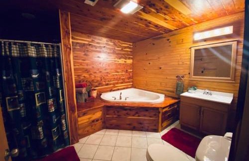Eureka Springs Apartment | The Presidential Barndominium in the Stable at Bear Mountain