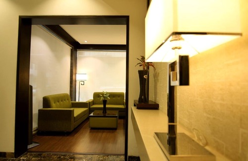 Paharganj Hotel | The Prime Balaji Deluxe @ New Delhi Railway Station