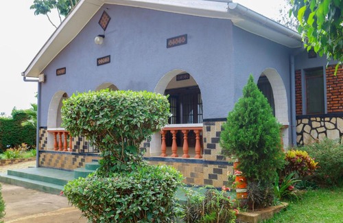 Kigali House | The Queen’s courtyard