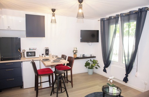 Le Chatelet-en-Brie Apartment | THE QUIET NEST IN THE COUNTRY OF FONTAINEBLEAU