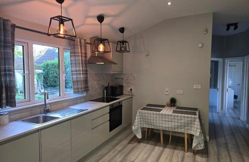 Aldermaston Wharf Apartment | The Reading chalet with gardens and koi pond
