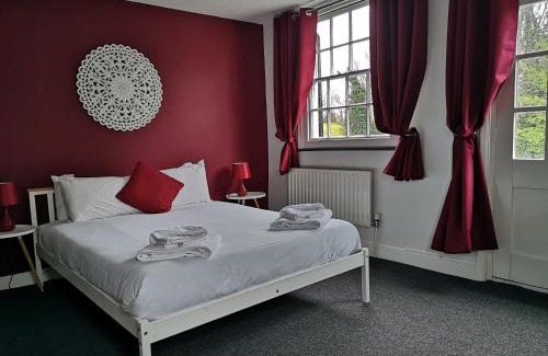 Hythe Hotel | The Red Lion