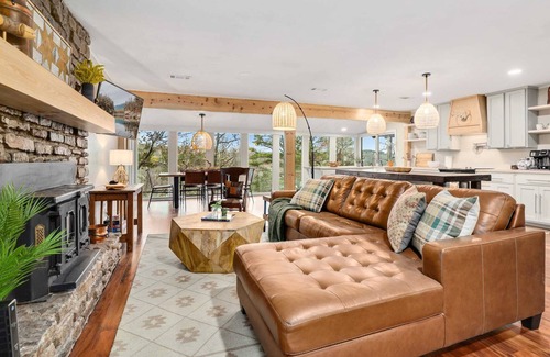 Rogers House | The Red Roost- Views of Beaver Lake