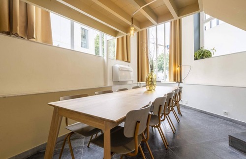 Antwerp Apartment | The Red With Pearls in Antwerp