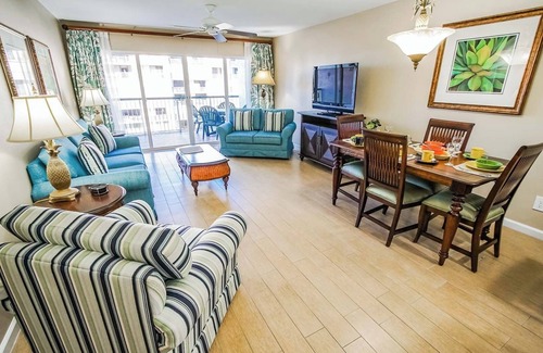 Cocoa Beach Apartment | The Resort on Cocoa Beach - VRI Gold Crown Resort