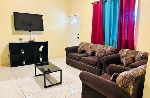 Montego Bay House | The Rest Stop- Gated Community-24 Hrs Security