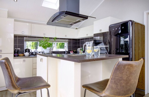 Brayford Ski Chalet | The Retreat sleeps 4 guests in 2 bedrooms