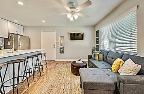 Old East Dallas Apartment | The Rhythm Room Near Downtown Dallas!