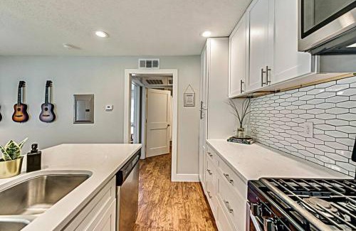 Old East Dallas Apartment | The Rhythm Room Near Downtown Dallas!