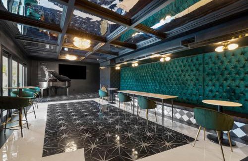Uptown Design District Hotel | The Ricardo Suite-A Salute to Hollywood's Favorite Lucy