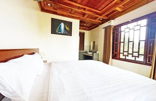 Son Trach Hotel | The Ridge Haven