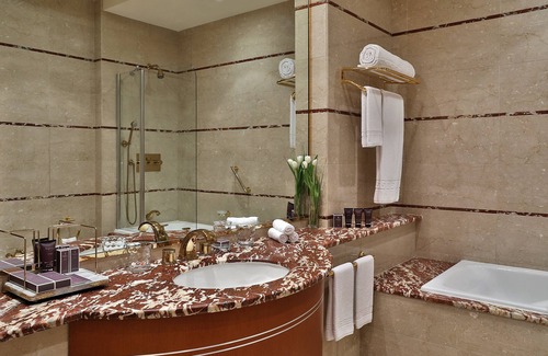 Diplomatic Quarter Hotel | The Ritz-Carlton, Riyadh