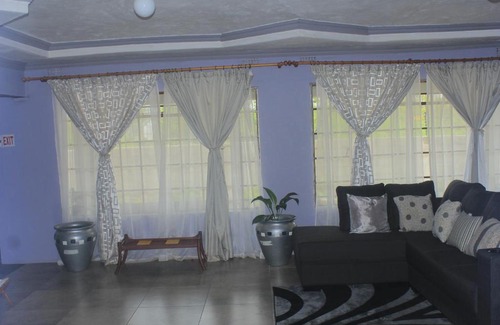 Francistown Bed & Breakfast | The Rock Travellers Home