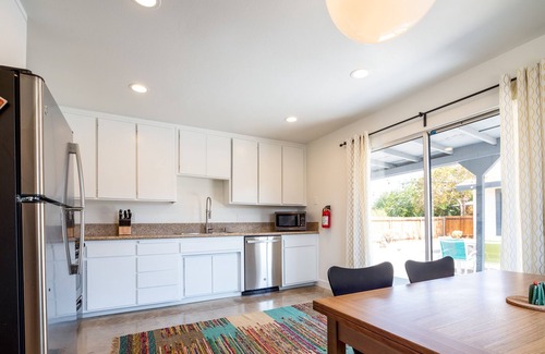 Joshua Tree House | The Rockhopper - Hot Tub, Fire Pit & Walk To Downtown Jt! 4 Bedroom Home by RedAwning