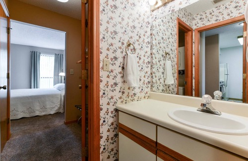 Table Rock Condo | The Roost Royale